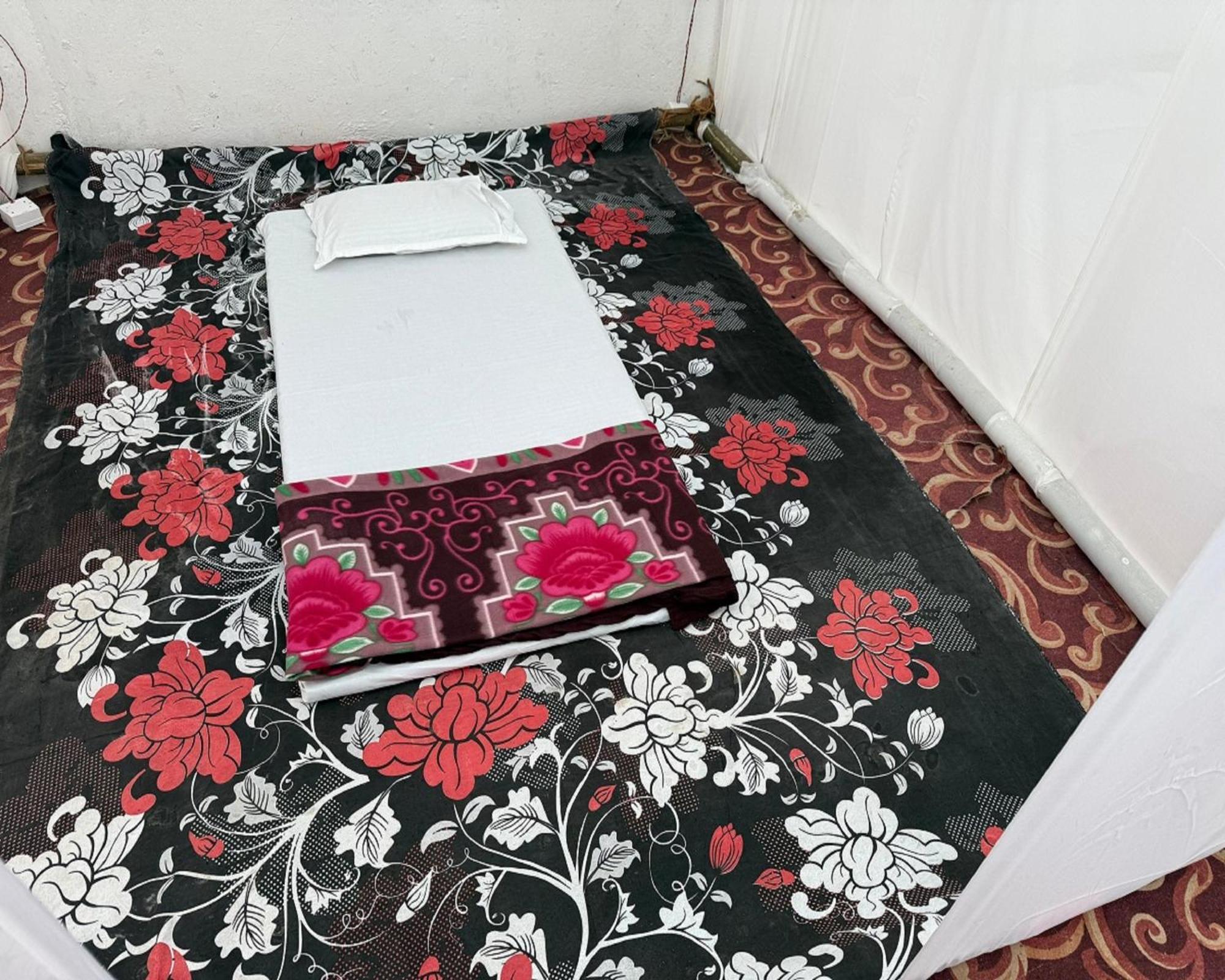 Arail Tent City Kumbh Cottage Mahakumbh -Near Arail Ghat And Naini Station Allāhābād Junction Exteriör bild